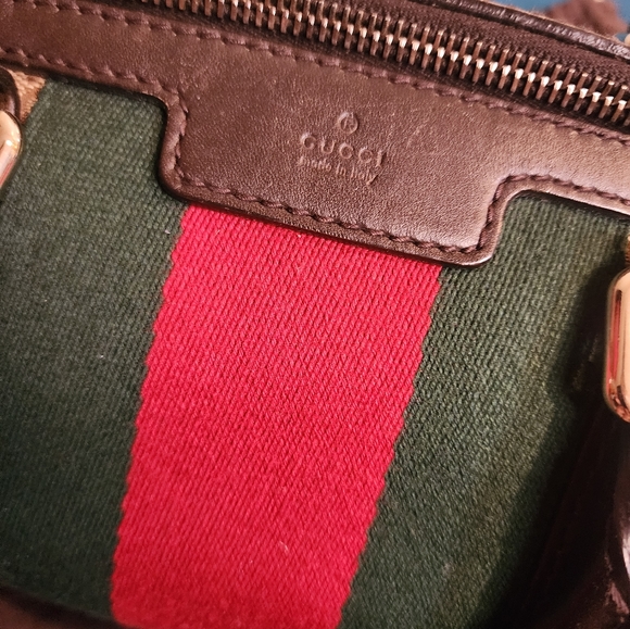 Gucci Boston GG Small Boston Leather Bag, gift paper, and a hard box. - Picture 5 of 16
